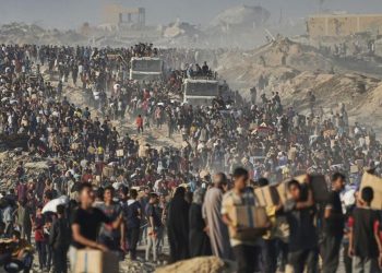 Photographs present crowds of determined Palestinians struggling to get meals – wdtimes.com