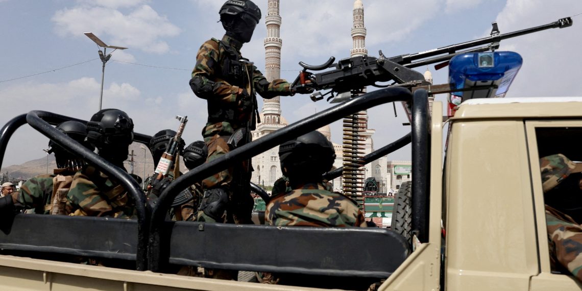 How is Ormuz Strait, Strategic Enclava for Oil and Gasoline Commerce that Iran may shut