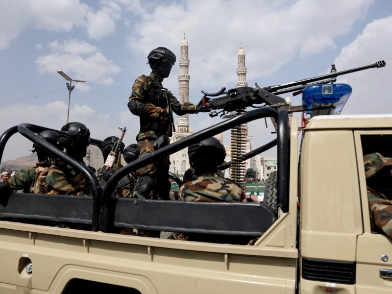 How is Ormuz Strait, Strategic Enclava for Oil and Gasoline Commerce that Iran may shut