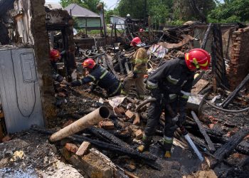 A Russian assault kills 5 individuals, together with a baby, a number of hours after the decision between Putin and Trump