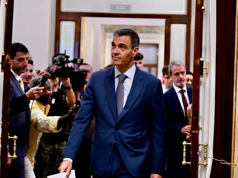Pedro Sánchez on the sting of the abyss in Spain