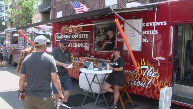 Meals truck distributors courageous report warmth at Minnesota’s meals truck competition