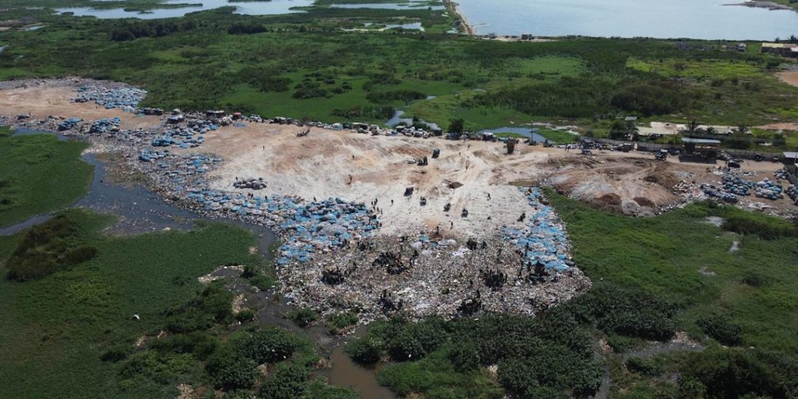 Discarded garments from UK manufacturers present in protected Ghana wetlands – Greenpeace