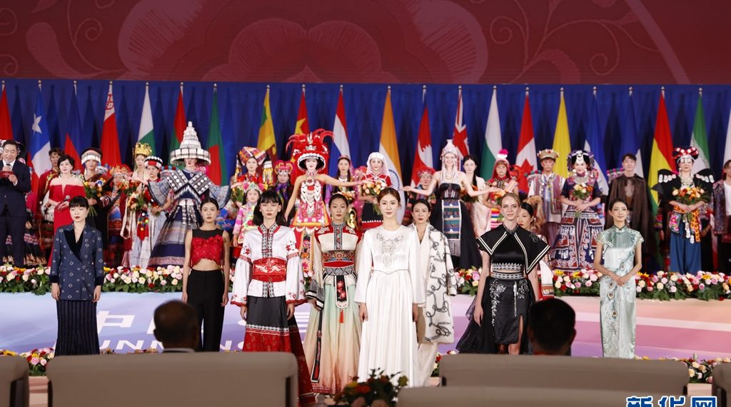 Yi Embroidery Goes World: Intangible Heritage Takes Stage at CSAE Vogue Week