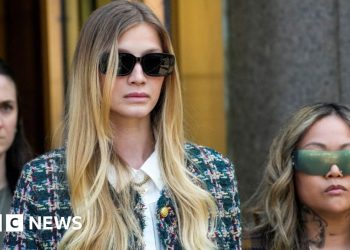 Witness testifies that Diddy dangled her over a balcony