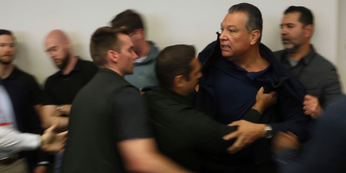 La -Proteste Stay: California Senator Alex Padilla pulled out of the press convention after confronting Kristi Noem