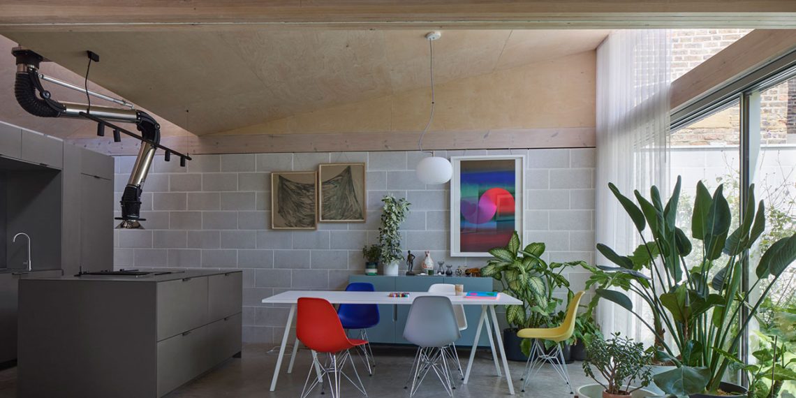 A home stuffed with greenery stuffed with sunshine within the coronary heart of East London