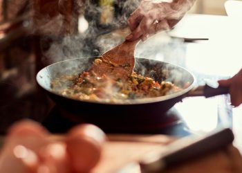 New York lawmakers suggest ban on Teflon nonstick pans over well being issues