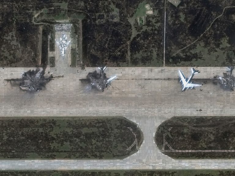 The sequence of satellite tv for pc images that reveal the harm within the Russian plane which have been attacked by Ukraine drones