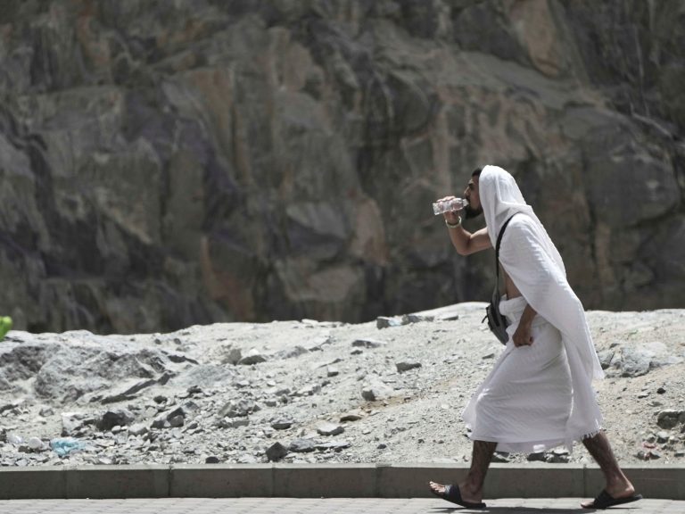The “hash” begins, the annual pilgrimage to Mecca beneath the suffocating warmth of the desert