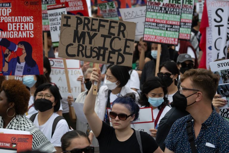 Florida Sheriff warns demonstrators: “We’ll kill you.”