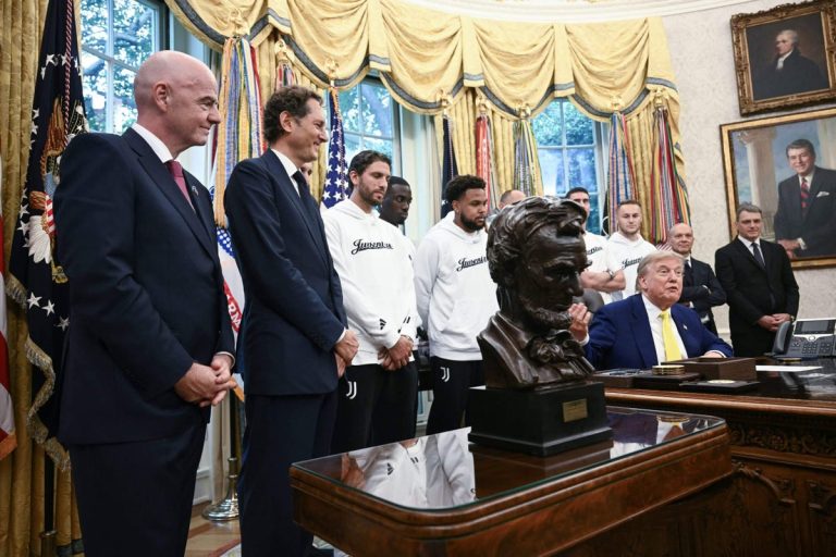 Donald Trump Stunt proves that FIFA likes to play politics when it matches