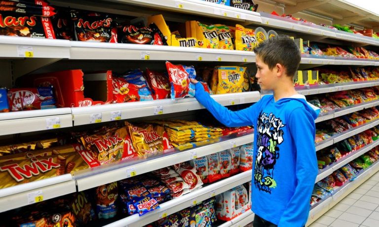 Europe loses urge for food for junk meals adverts aimed toward kids – Euractiv