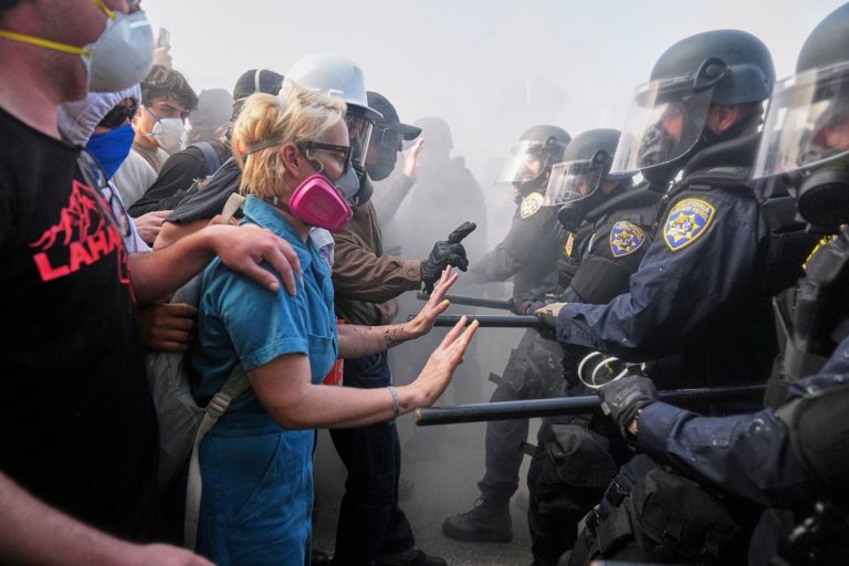 Los Angeles Protests Direct updates: Newsom to put extra police after Trump mobilizes 700 Marines