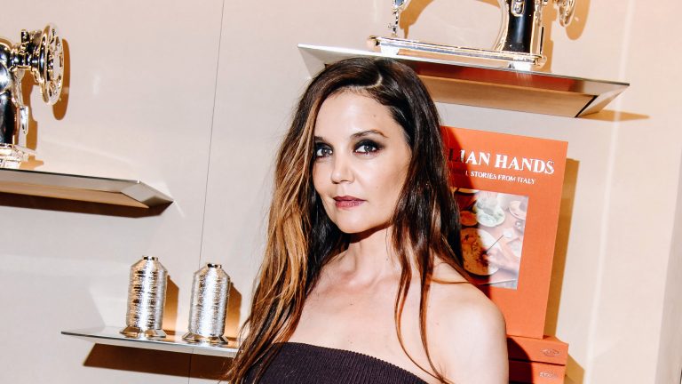 Katie Holmes simply made me rethink this autumnal color for summer season