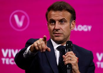 Emmanuel Macron desires to ban kids underneath the age of 15 entry to social networks