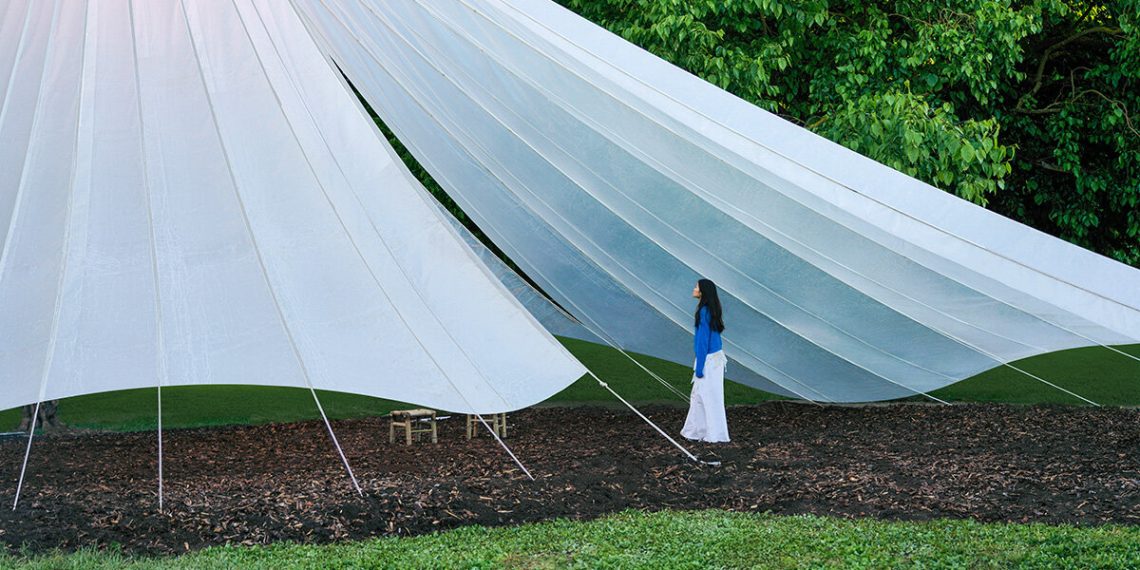 Mad invigorates the standard craft with the “Chinese language paper umbrella” in Venice