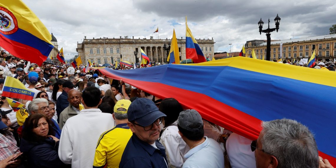 “March of silence” huge towards violence in Colombia