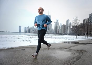 Machine studying identifies key life-style components for wholesome mind perform