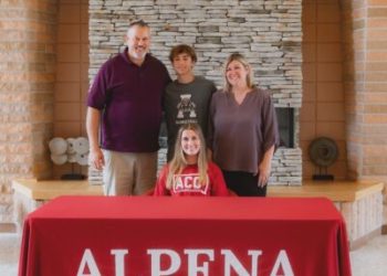 Wildcat Reaghan Fitzpatrick indicators for basketball, volleyball | Information, sports activities, jobs