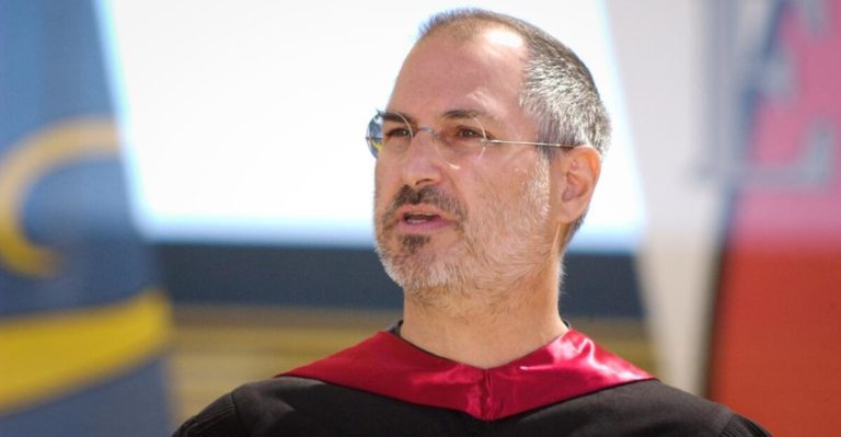 Steve Jobs archive shares tales, movies and notes of his well-known starting speech