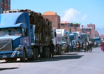 1000’s of drivers march in Bolivia in protest towards the shortage of  and gasoline