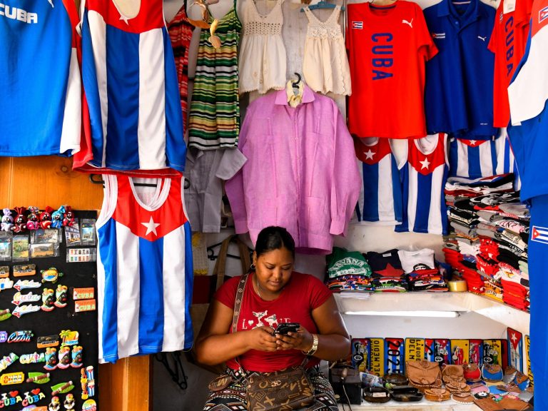 Scholar strike and march in Cuba, outraged by the robust improve within the new cell web charges