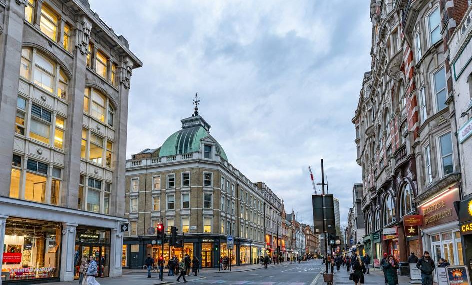 Shoppers maintain again on trend spending as confidence lowers