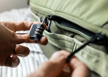 Journey consultants debate whether or not locking your baggage is value it for summer time journeys