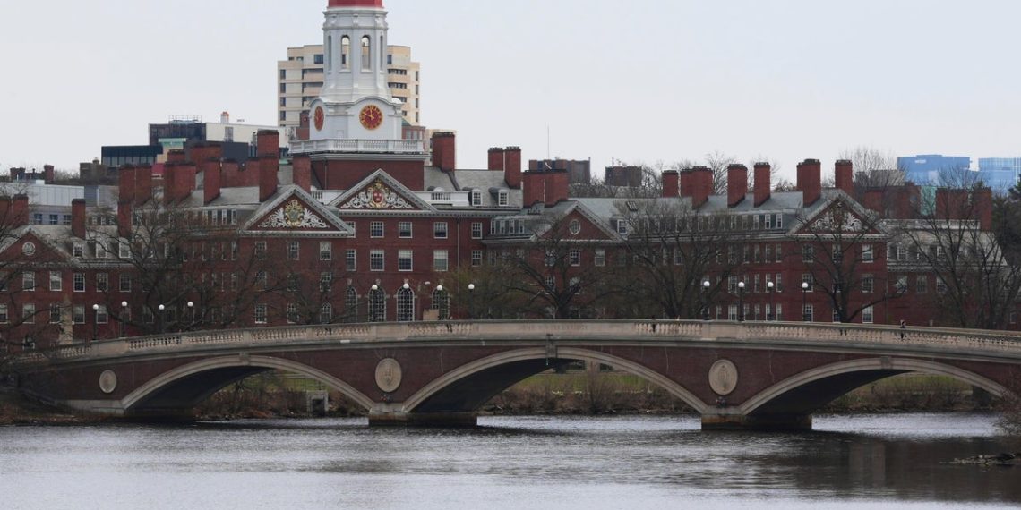 Trump hints at “deal” with Harvard – as Decide Dhs says can’t cease Harvard from internet hosting international college students