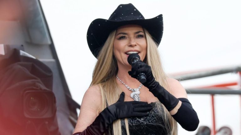 Shania Twain to donate $25Ok to Maine Meals Financial institution on 2025 Tour
