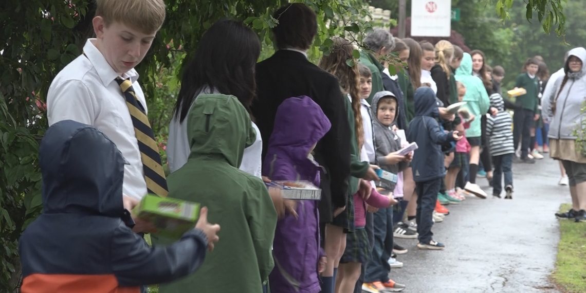 College students help meals pantry with heartwarming donation chain