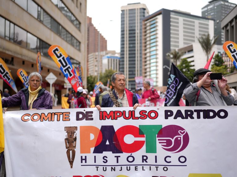 Commerce Unions tackle the highway in assist of widespread session for a piece reform promoted by the Gustavo Petro Authorities