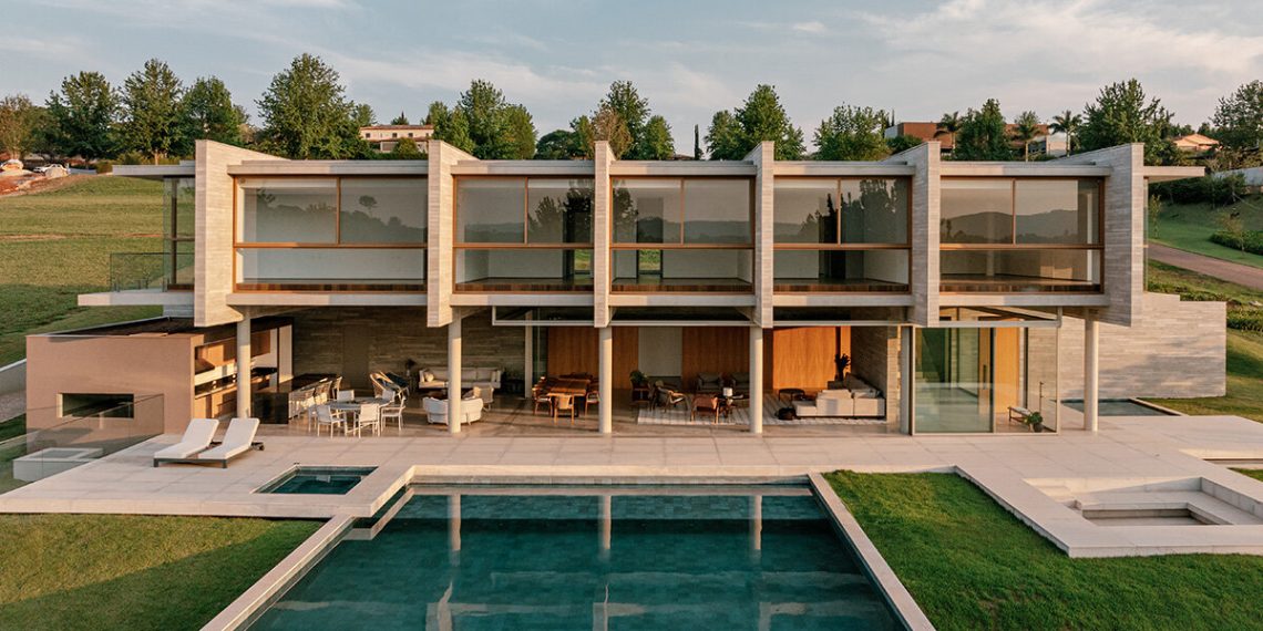 FGMF concrete architects Home Aroiira Frames of Brazilian panorama