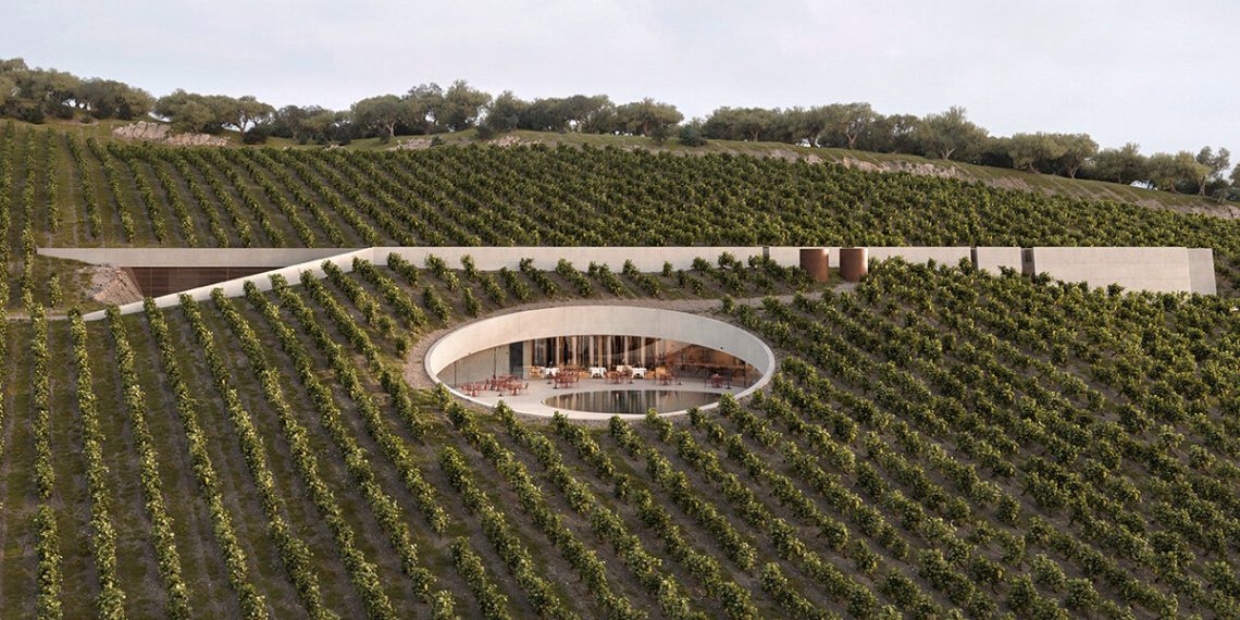 Fotis Zapantiotis cuts a circle to disclose to blame in Greece