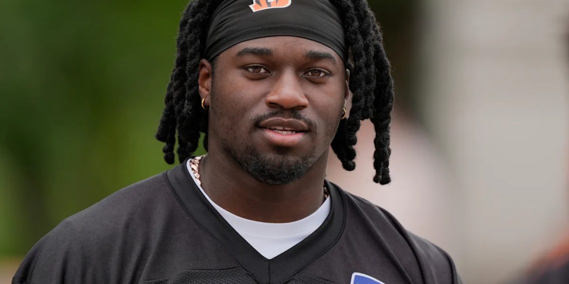 NFL MINICAMPS Obligatory: Shemar Stewart is leaving the Bengals camp whereas Sedeur Sanders, Browns QB -the final day
