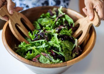 This weight-reduction plan can shield your mind from Alzheimer’s even when began later in life, new research suggests