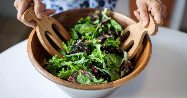 This weight-reduction plan can shield your mind from Alzheimer’s even when began later in life, new research suggests