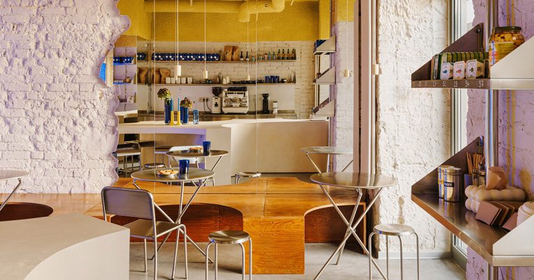 Golden High Tops Counter of reef in Warsaw Bakery de Znamy Się