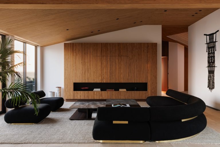 Sophie Goineau turns dwelling Malibu with wave -inspiration