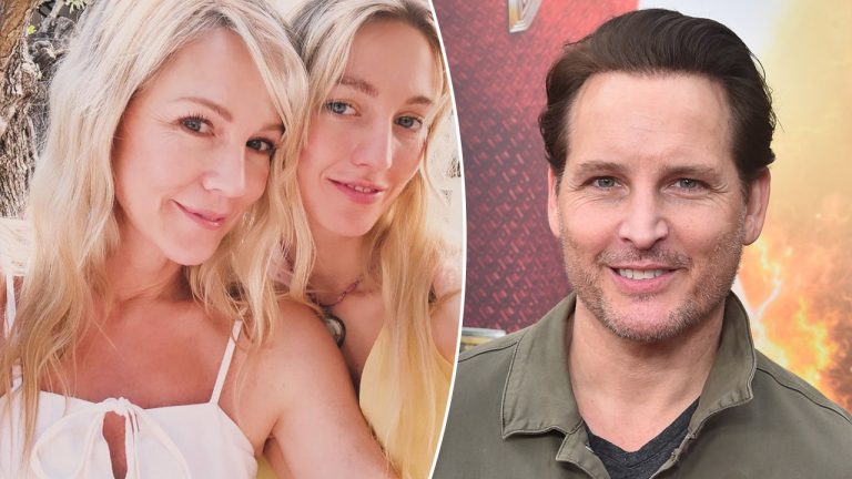 ‘90210’ star Jennie Garth brings up ex-husband’s courting app profile