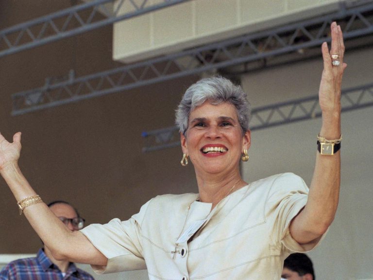 Nicaraguan died Violeta Chamorro, the primary girl to be elected President in America