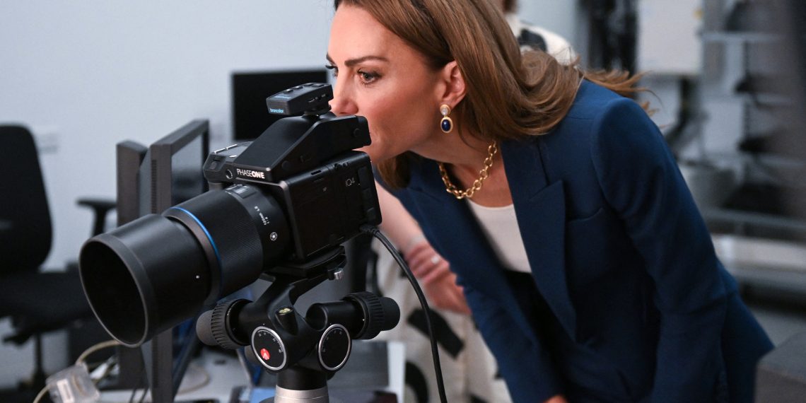 Kate Middleton simply did sharp navy tailoring with an surprising chunky chain necklace