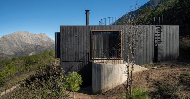 Wood shell wraps eco cabins by classifying Valley Mexican Valy