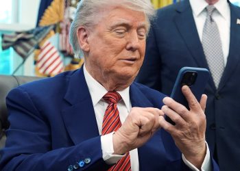 Reaching “Trump Cell”, a cell phone firm