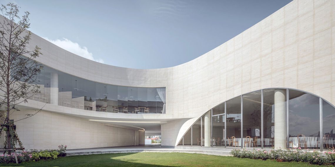 Aswa’s wedding ceremony place shapes steady curves in bangkok rings