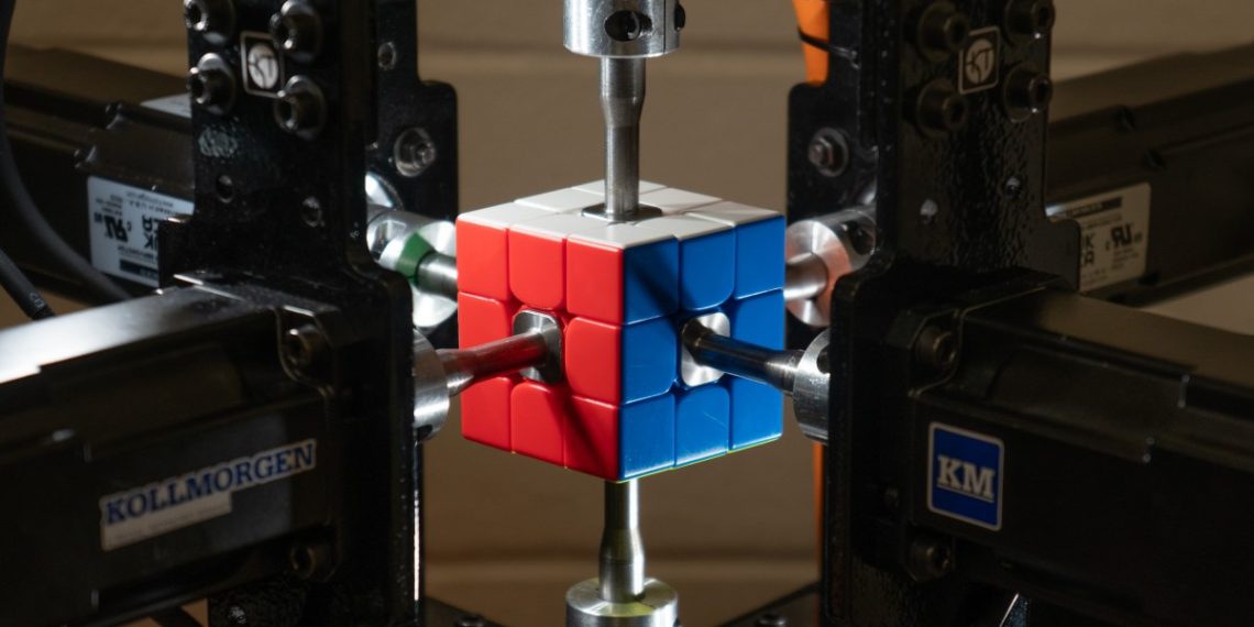How Faculty college students have constructed the quickest Rubik Cubes Robik