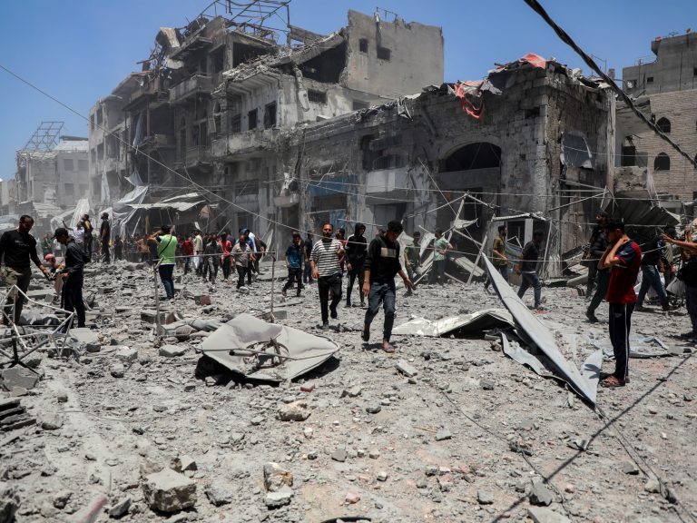 A minimum of 31 Palestinians die once they had been going to a Gaza auxiliary heart