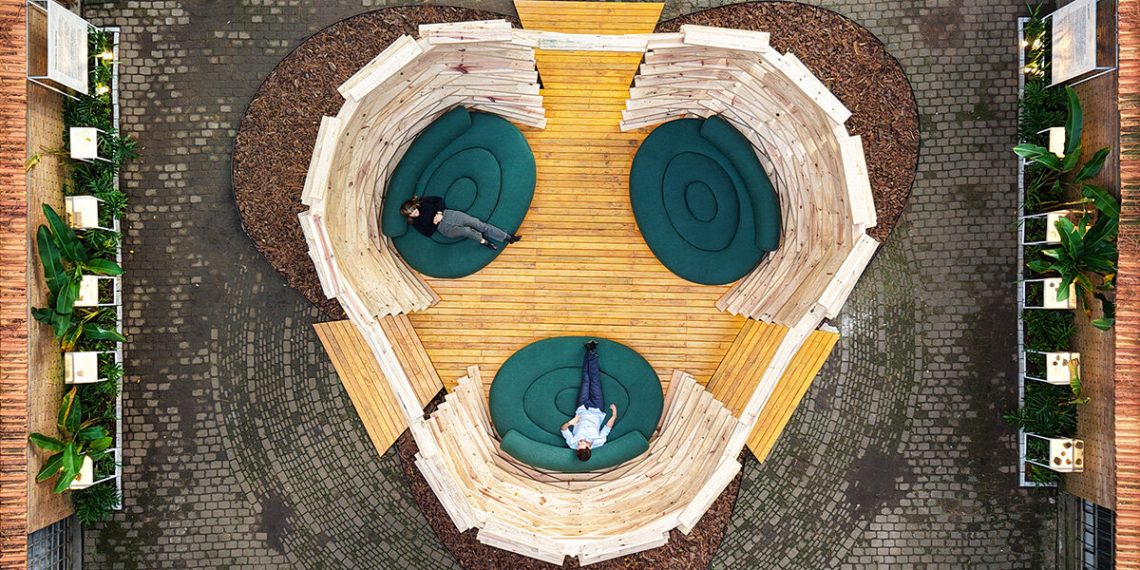 Plastic and wooden kind Marko Brajovic’s human nest in São Paulo