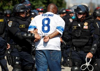 Beginning lock and arrests in Los Angeles, in the midst of the combat between Trump and the governor